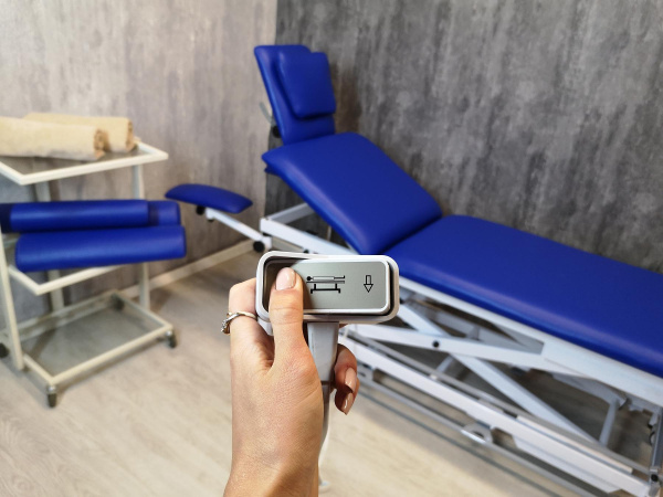 Массажный стол с двумя электроприводами Heliox Х223 (ширина ложа 650 мм)