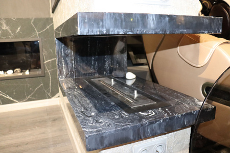 Торцевой сквозной биокамин Firezo Estremita Finestra Marmo (выставочный образец)